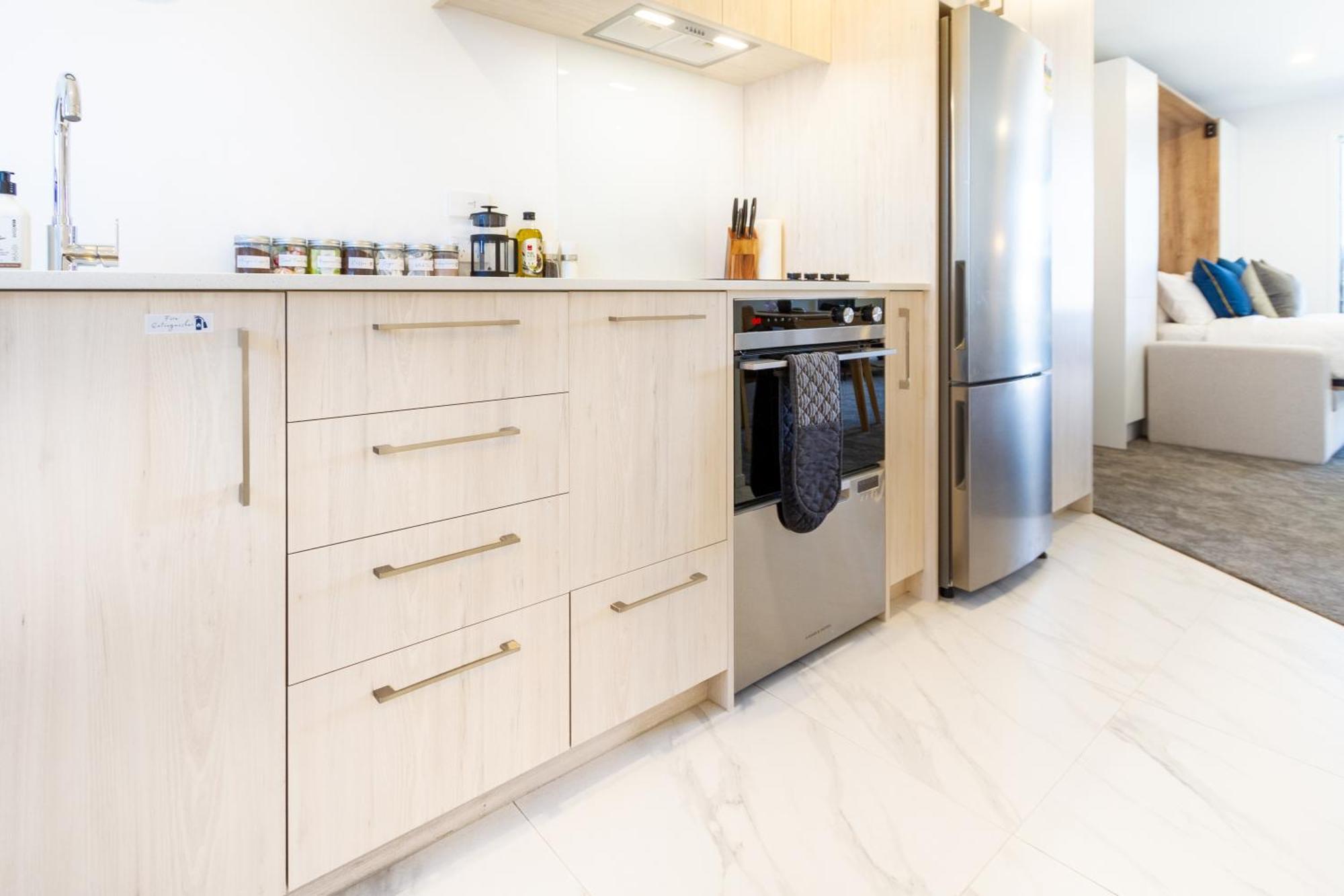 Central City Charm: Pet-Friendly Studio Christchurch Bagian luar foto