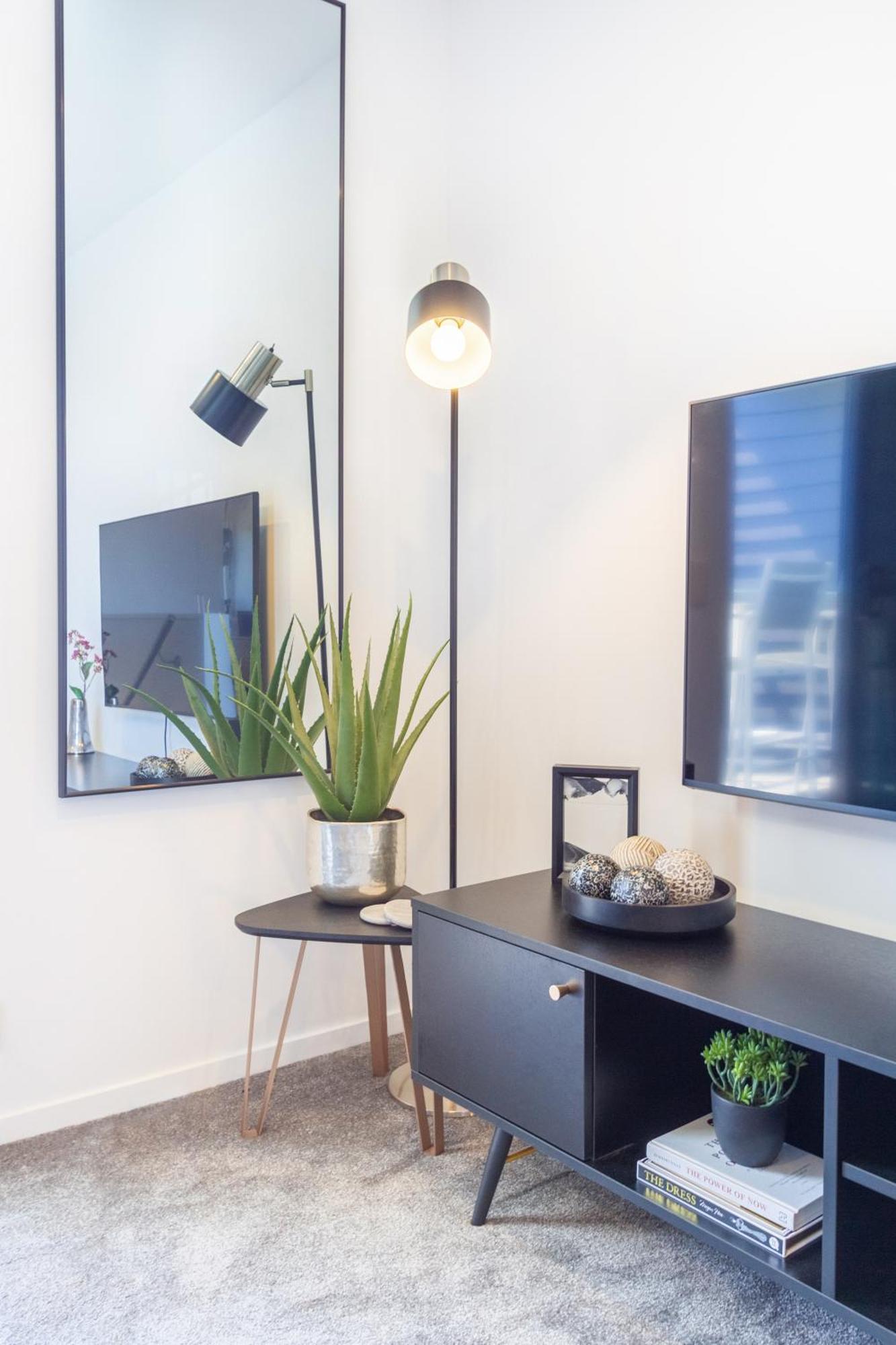 Central City Charm: Pet-Friendly Studio Christchurch Bagian luar foto