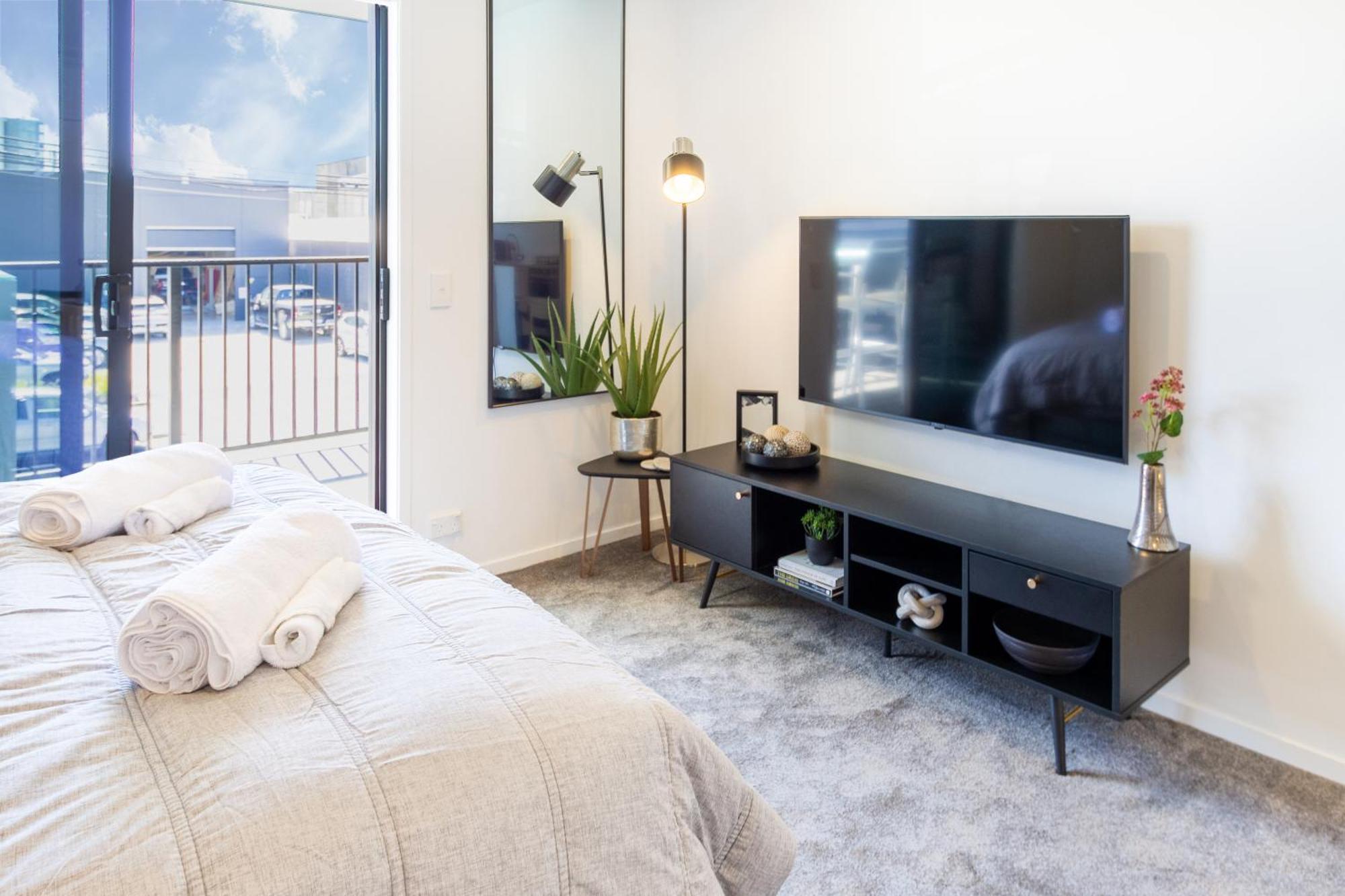 Central City Charm: Pet-Friendly Studio Christchurch Bagian luar foto